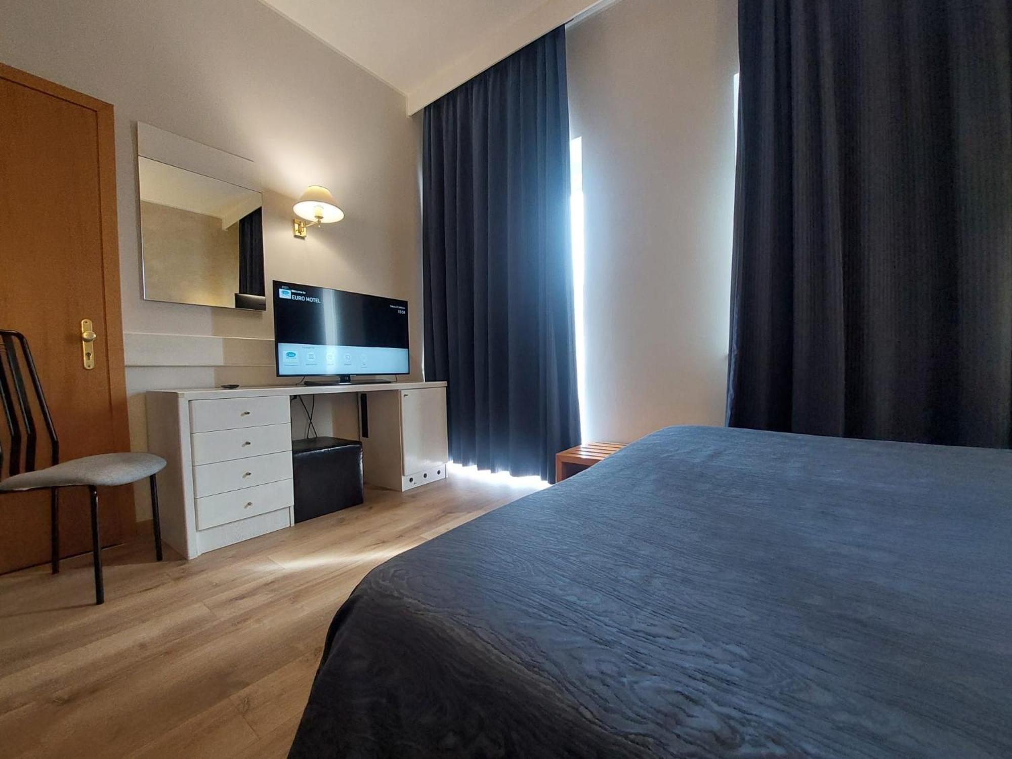 Eurohotel Пьяченца Экстерьер фото