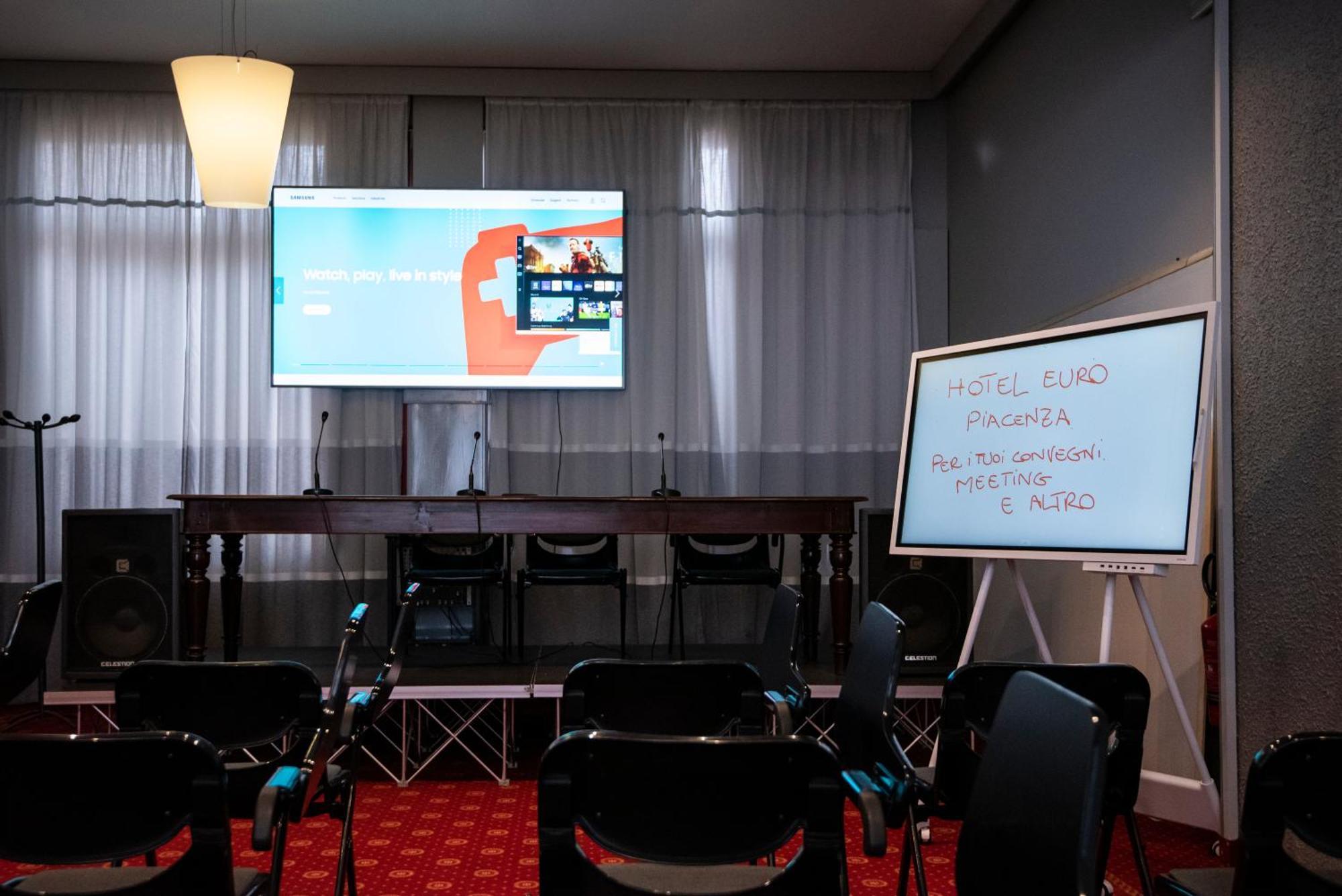 Eurohotel Пьяченца Экстерьер фото
