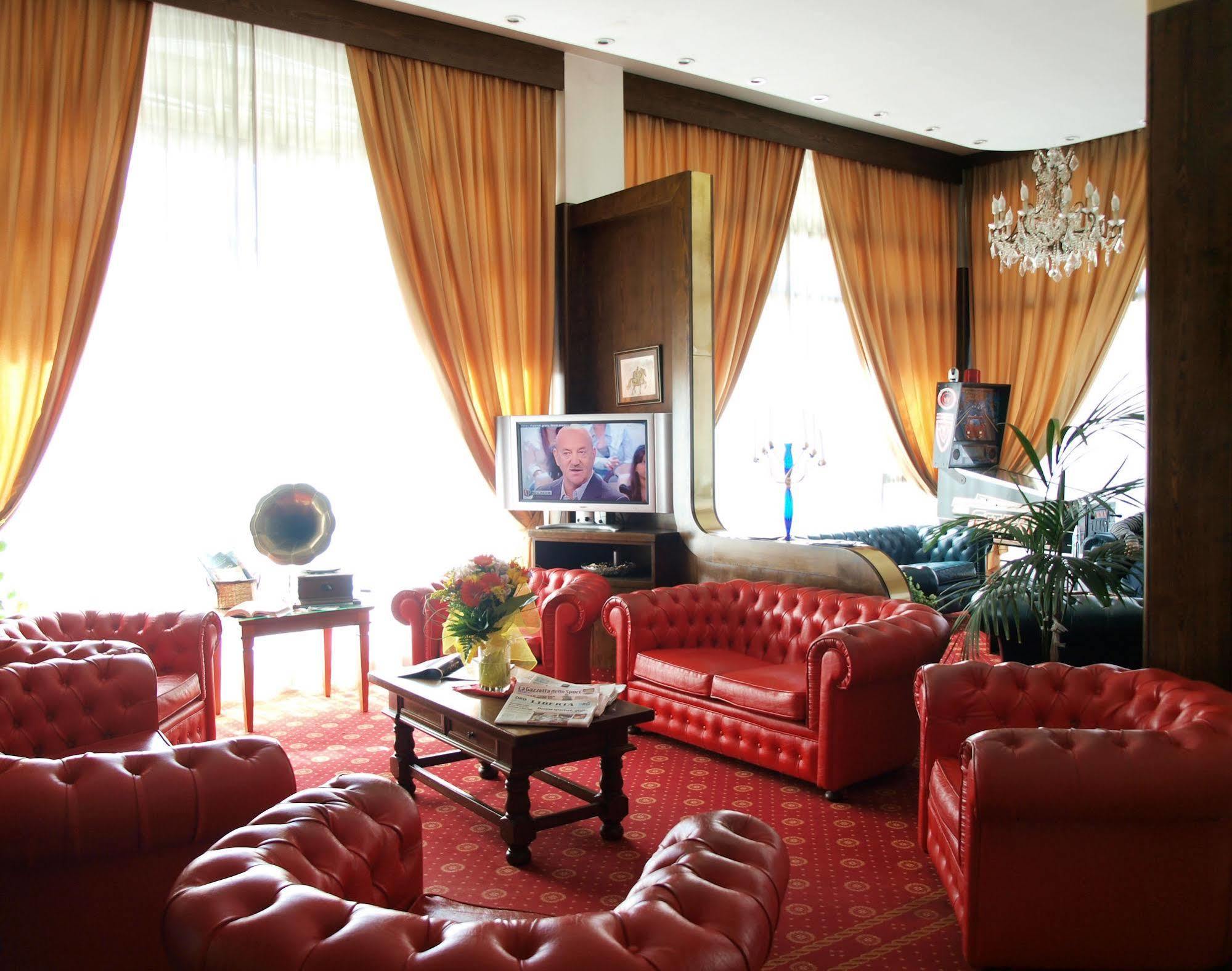 Eurohotel Пьяченца Экстерьер фото