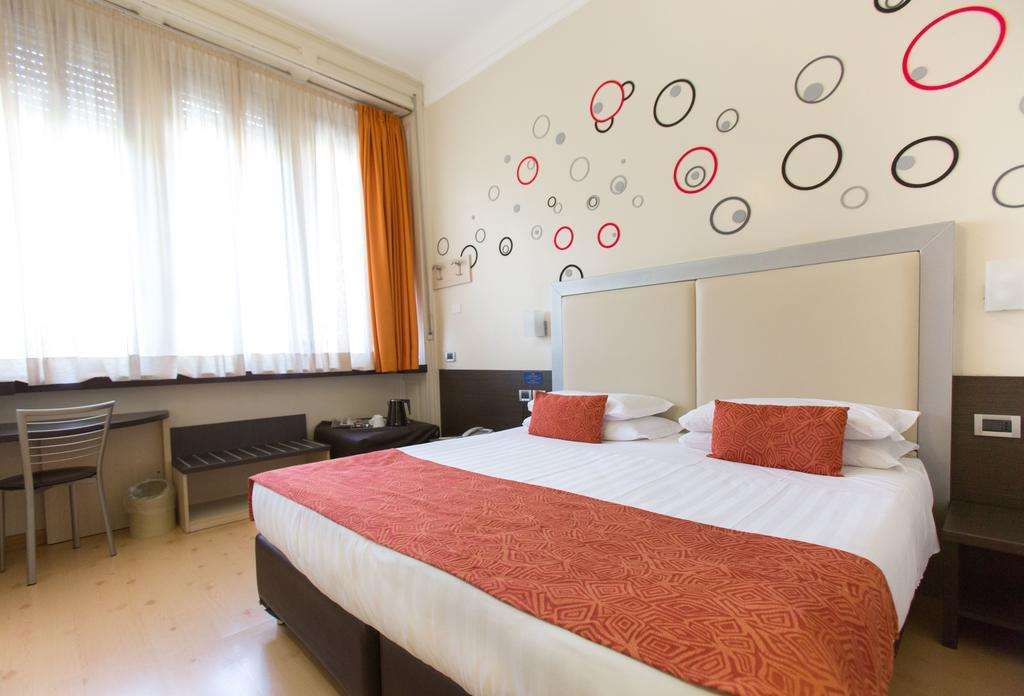 Eurohotel Пьяченца Номер фото
